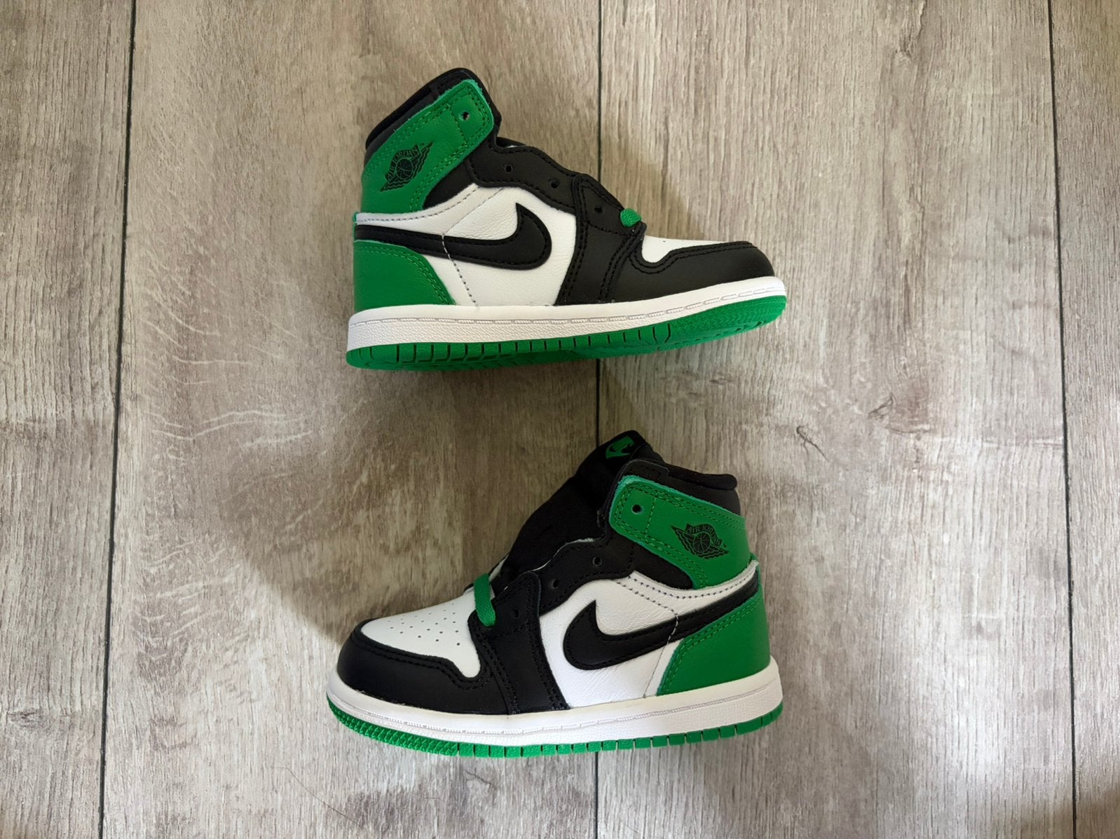 Nike Air Jordan 1 Retro High OG Lucky Green Nieuw Deadstock, Schoentjes, Jongetje of Meisje, Nieuw, Ophalen of Verzenden