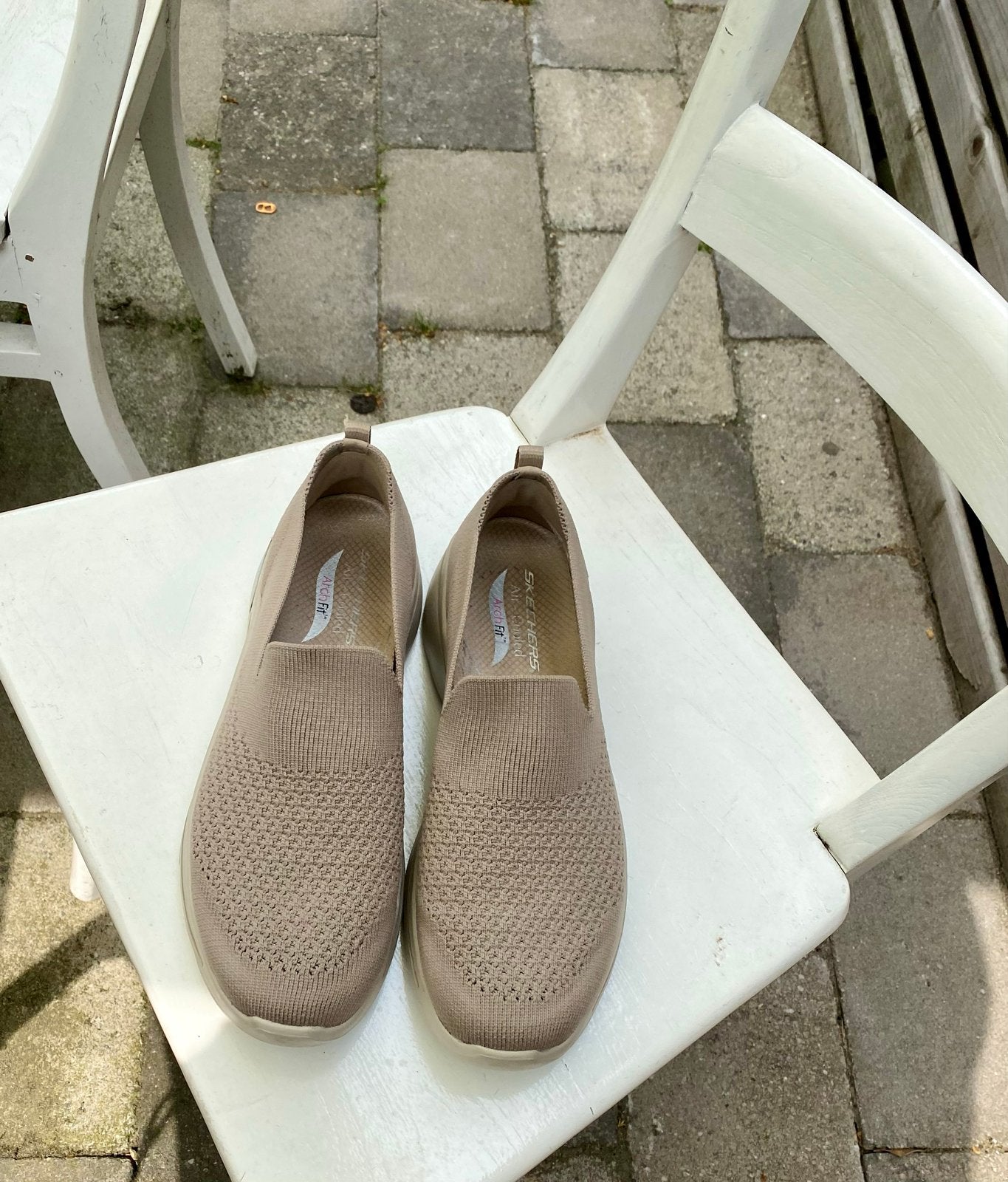 Skechers Air Cooled Arch Fit Ultra Go - Beige, Maat 42, Ophalen of Verzenden, Zo goed als nieuw, Beige, Sneakers of Gympen