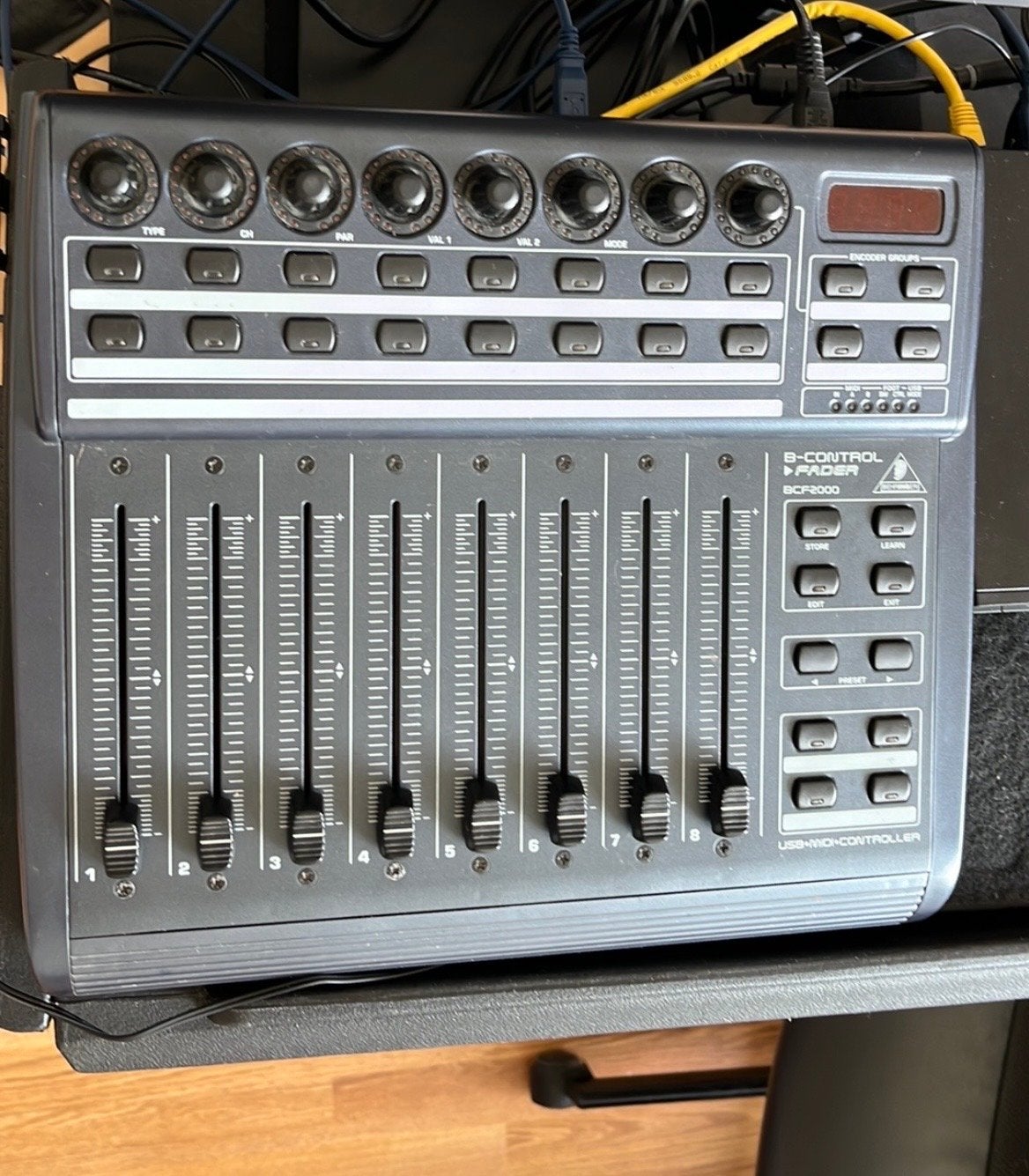 Behringer BCF2000 MIDI Controller met gemotoriseerde faders, Ophalen of Verzenden, Gebruikt, 5 tot 10 kanalen