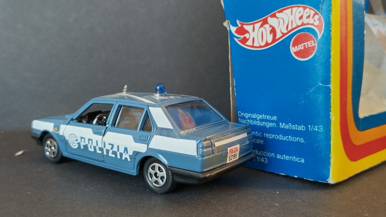 Alfa Romeo Giulietta Polizia 1:43 Hotwheels A11  Pol, Hobby en Vrije tijd, Overige merken, Auto, Verzenden, .