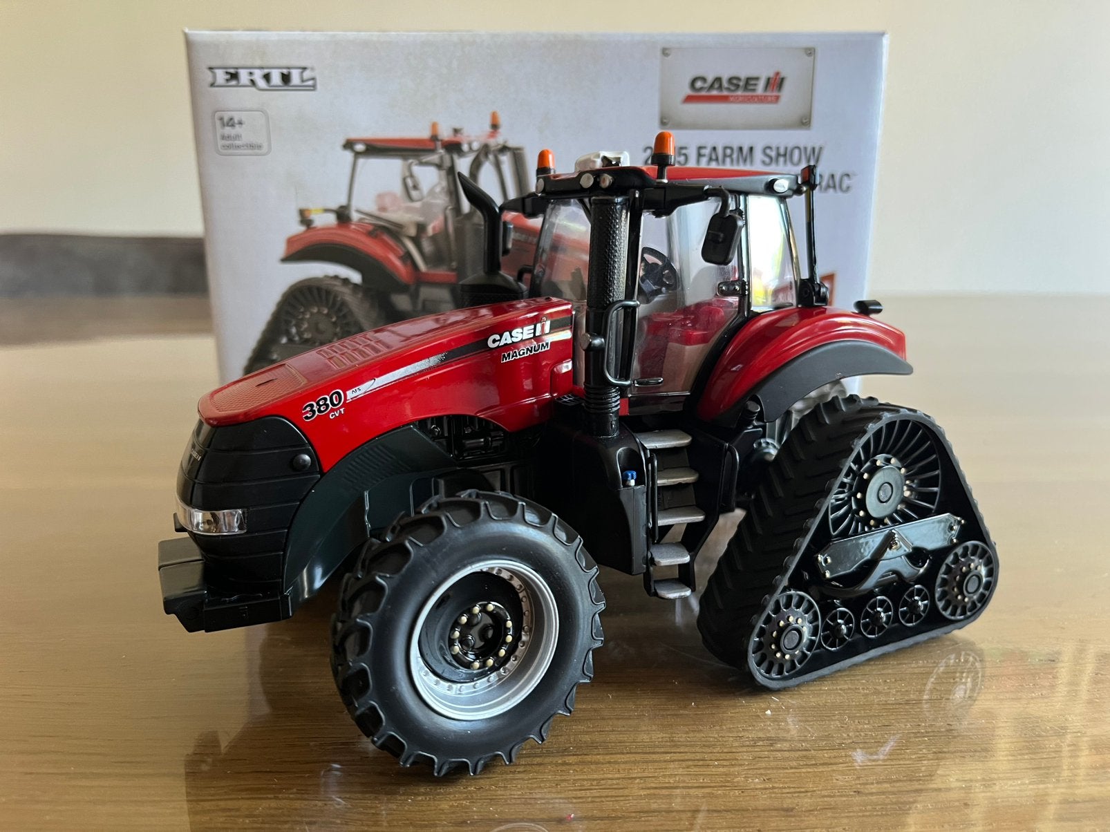 Case IH Magnum 380 rowtrac tractor Ertl Farm Show 2015, Hobby en Vrije tijd, Modelauto's | 1:32, Ophalen of Verzenden, Nieuw, Tractor of Landbouw