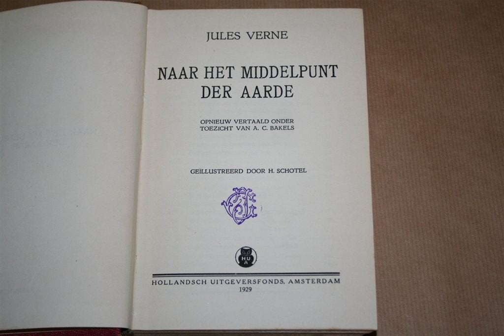 Naar het middelpunt der aarde. Jules Verne. 1929., Boeken, Ophalen of Verzenden, Gelezen
