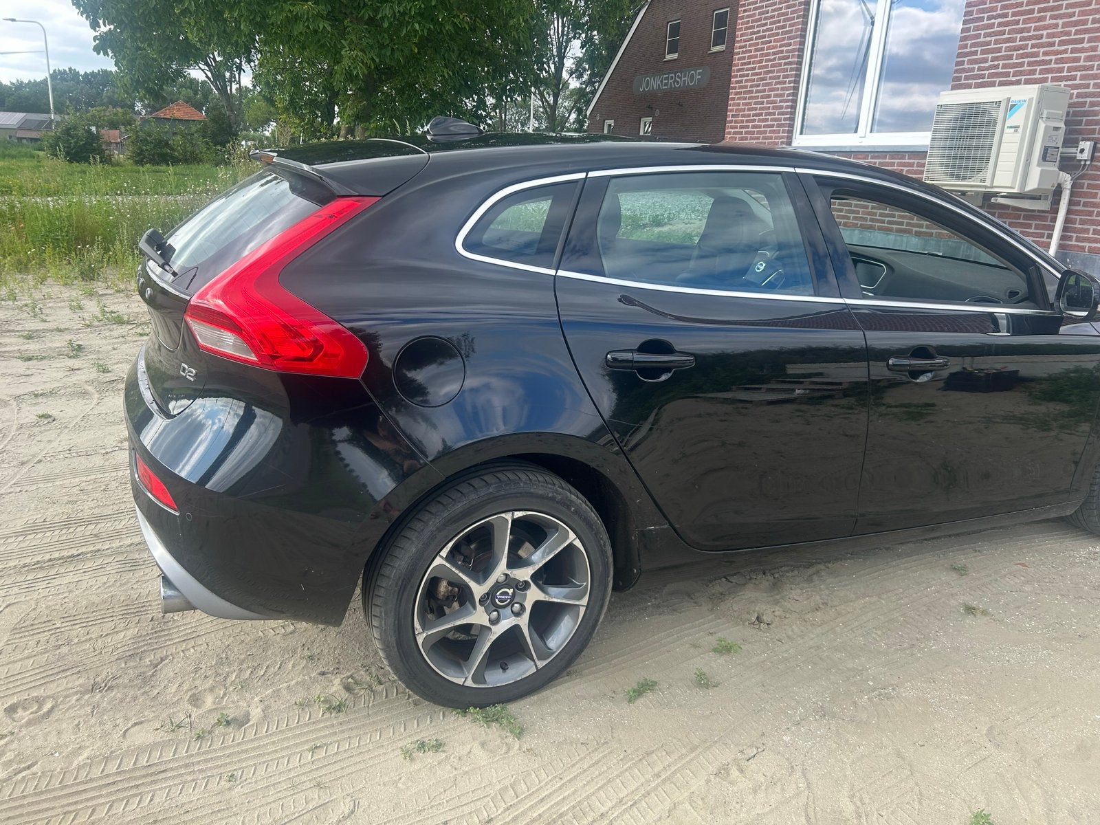 Volvo V40 2.0 D2 120PK 2015 Zwart, Voorwielaandrijving, 28 km/l, 4 cilinders, 1337 kg