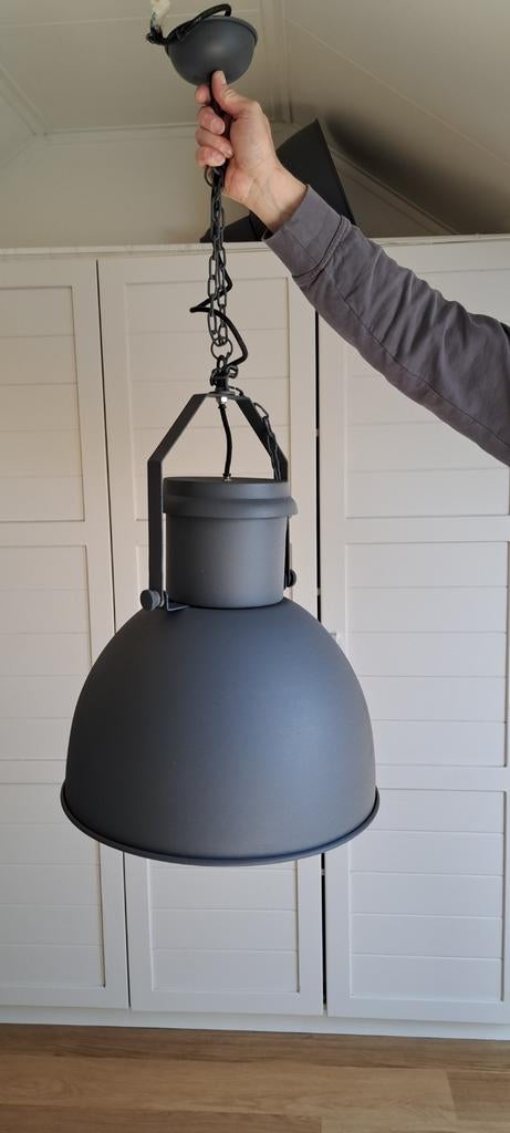 2 x industriële Hanglamp - Grijs Metaal, Ophalen, Gebruikt, Metaal, Industrieel