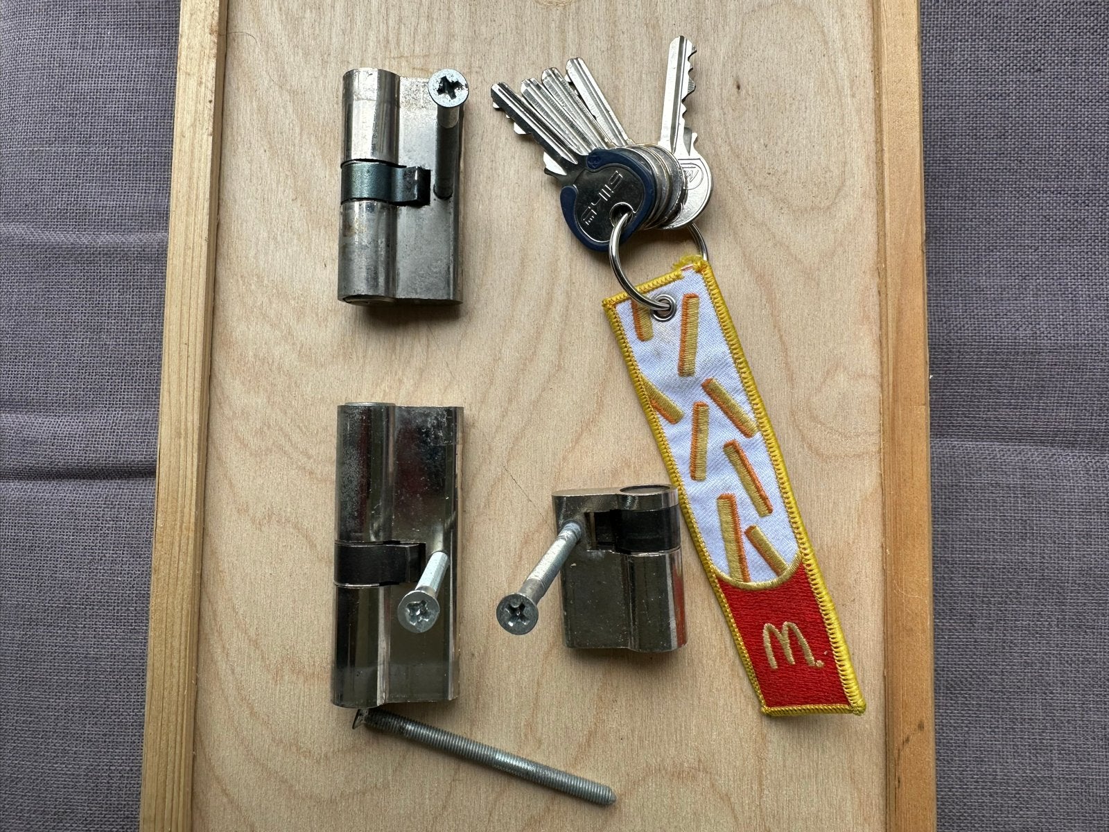 Cilindersloten met sleutels, Ophalen, Gebruikt, IJzer, Slot