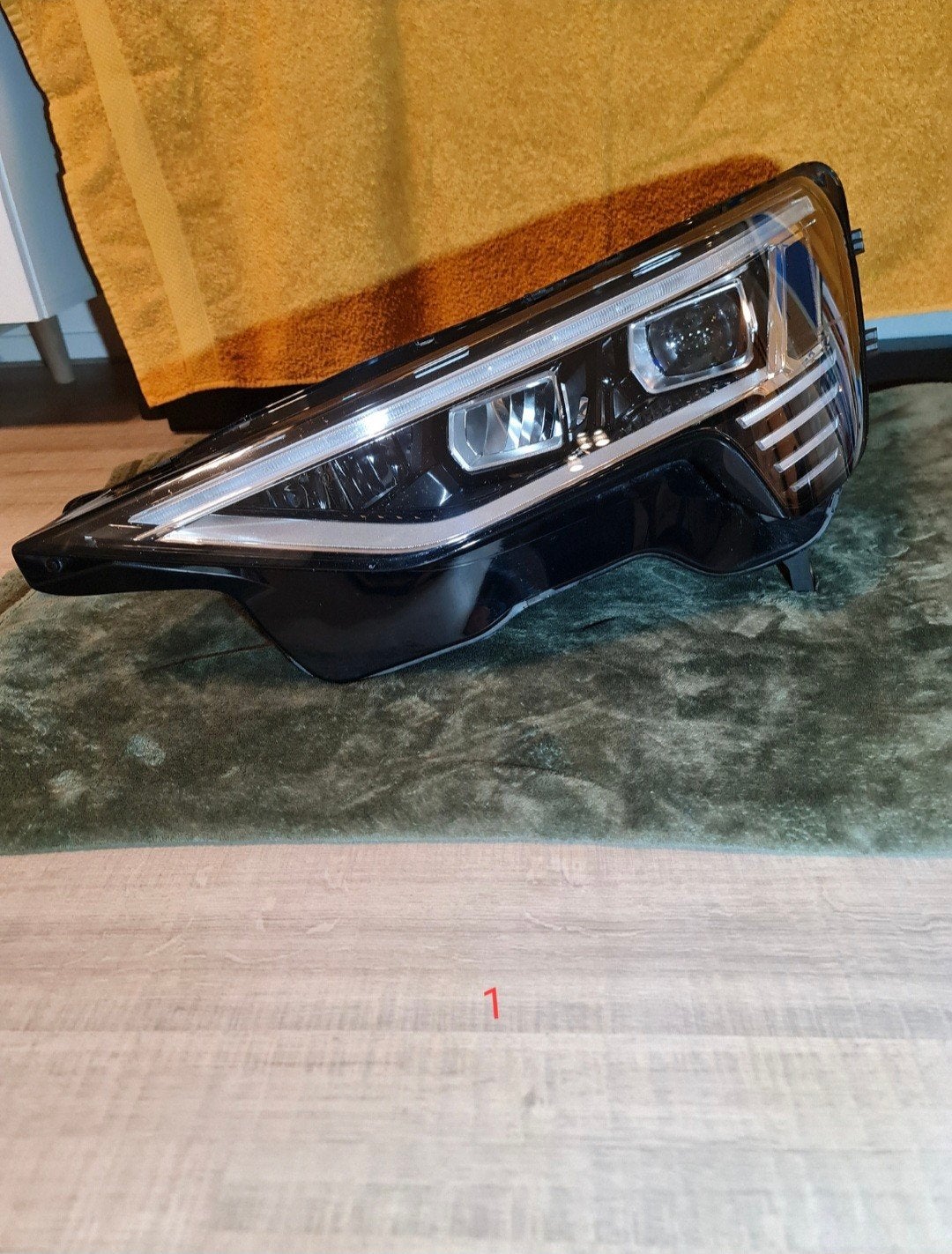 Full-LED koplamp (links) van de Audi e-tron., Ophalen of Verzenden, Gebruikt, Audi