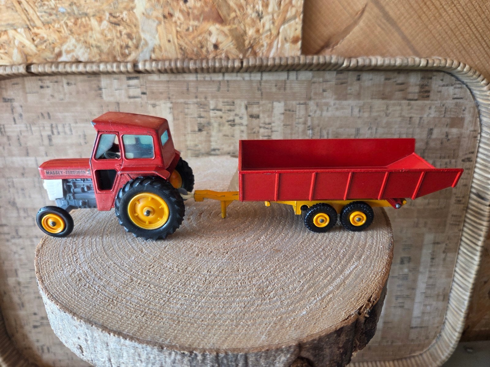 Massey Ferguson 165 trekker, farm trailer matchbox K3, Ophalen, Gebruikt, Tractor of Landbouw