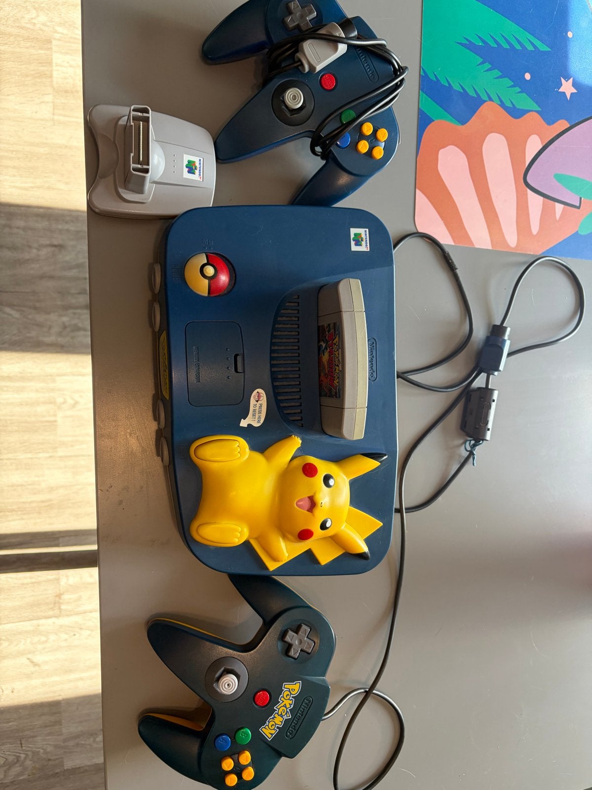 Nintendo 64 Pikachu Edition, Ophalen of Verzenden, Gebruikt, Met 2 controllers, Met games