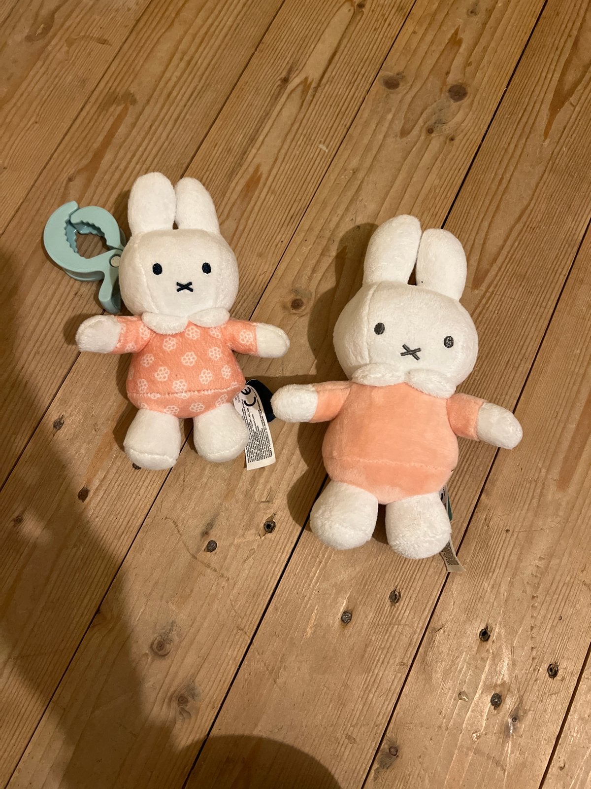 2 Nijntje knuffels  tril en rammelaar, Gebruikt, Konijn, Nijntje, Ophalen of Verzenden