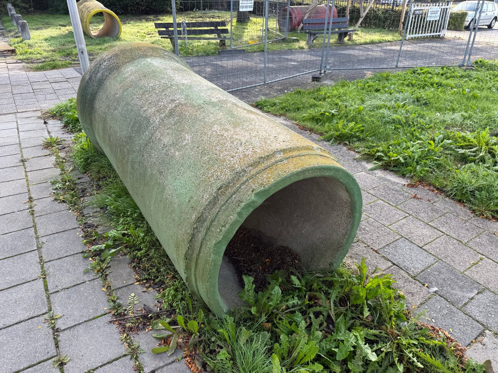 Grote betonnen buizen voor speelplaats of decoratie, Ophalen, Gebruikt