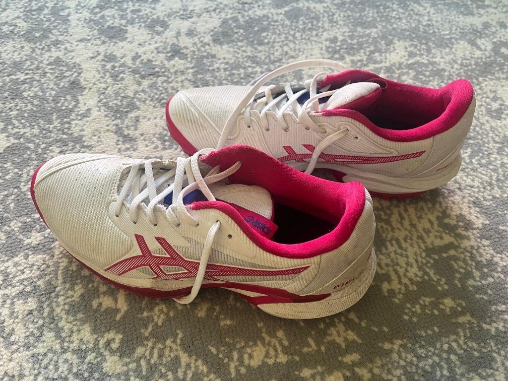 ASICS Field Speed FF 2 Dames Hockeyschoenen - Maat 37,5, Ophalen of Verzenden, Zo goed als nieuw, Schoenen