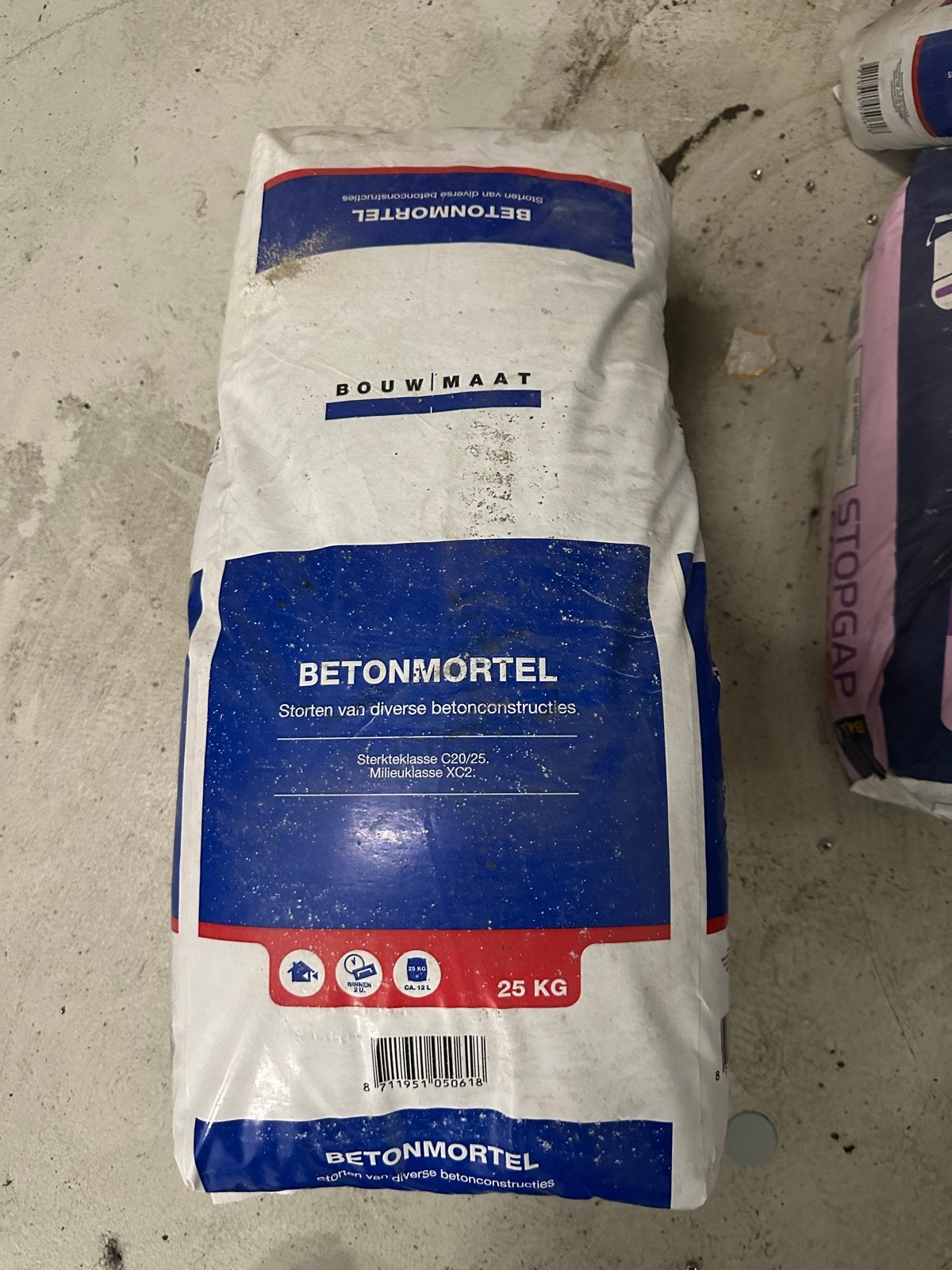 2 zakken Bouwmaat betonmortel 25 kg, Doe-het-zelf en Verbouw, Ophalen, Nieuw