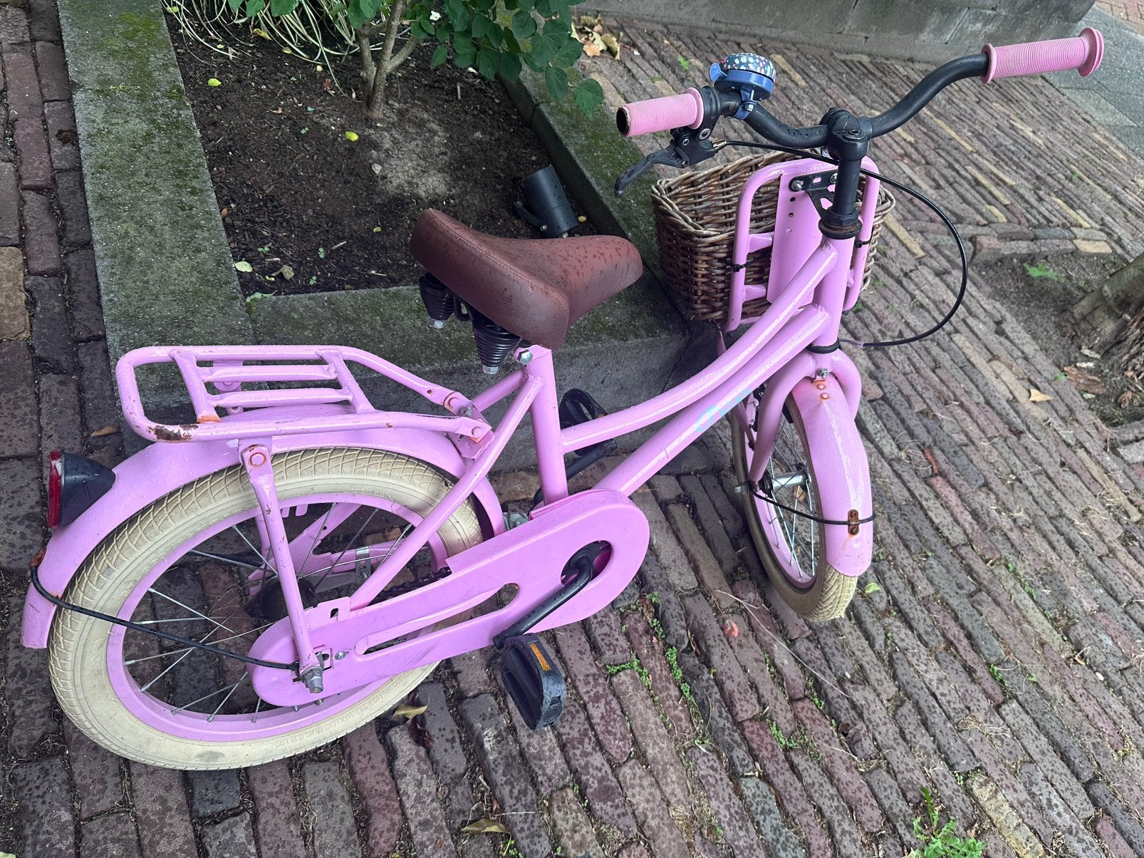 Meisjesfiets roze 4/5 jaar, Fietsen en Brommers, Ophalen, Terugtraprem, Gebruikt, Handrem