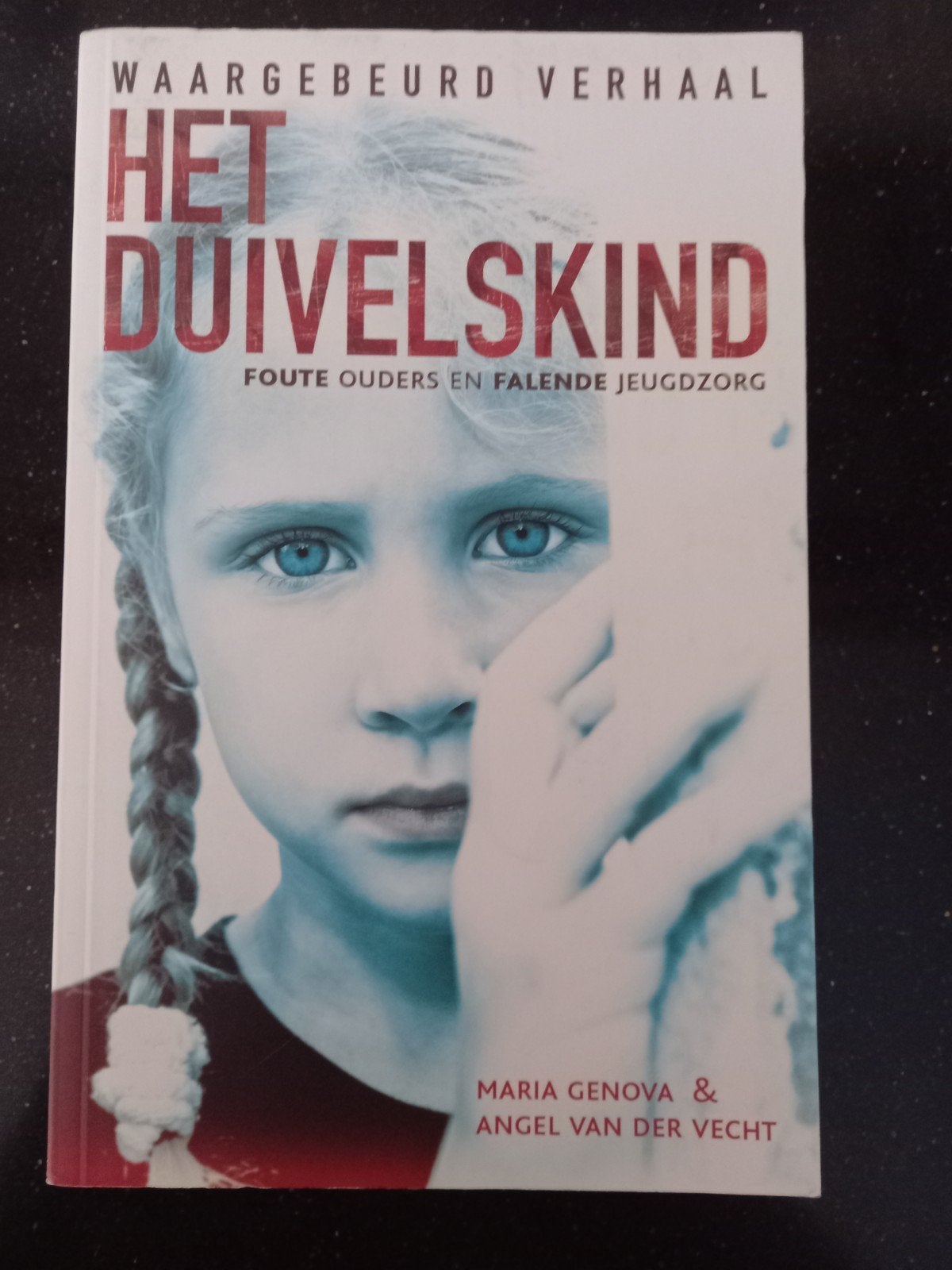 Maria Genova - Het duivelskind, Boeken, Ophalen of Verzenden, Zo goed als nieuw, Maria Genova; Angel van der Vecht