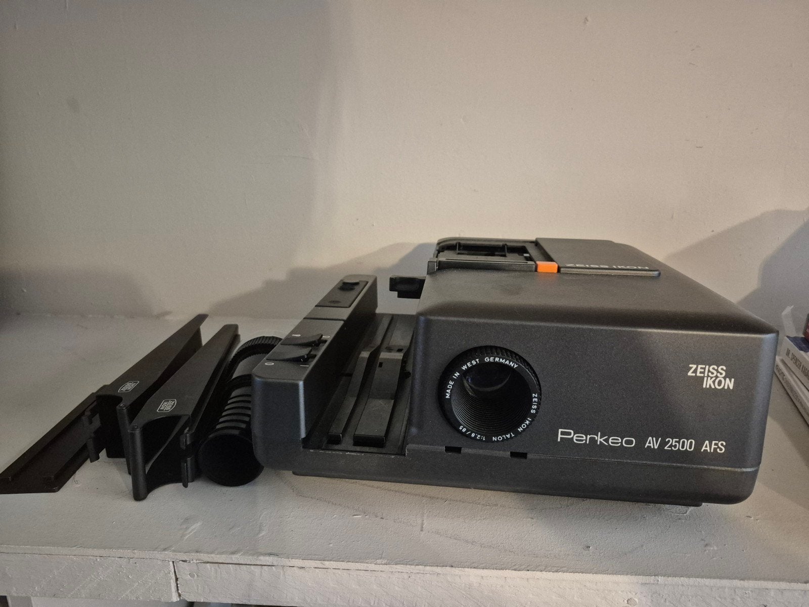 Zeiss Ikon Perkeo AV 2500 AFS Diaprojector met accessoires, Ophalen, Gebruikt