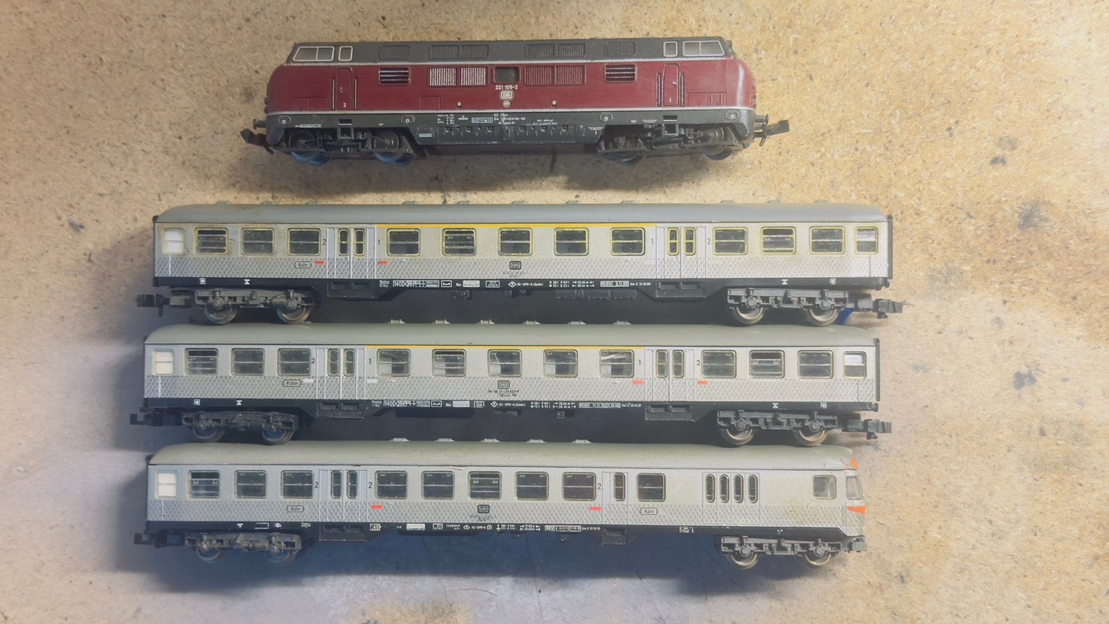 Minitrix/Fleischmann V200 met zilverlingen set | 1/160 N, Hobby en Vrije tijd, Gelijkstroom, Trix, Ophalen of Verzenden, Analoog