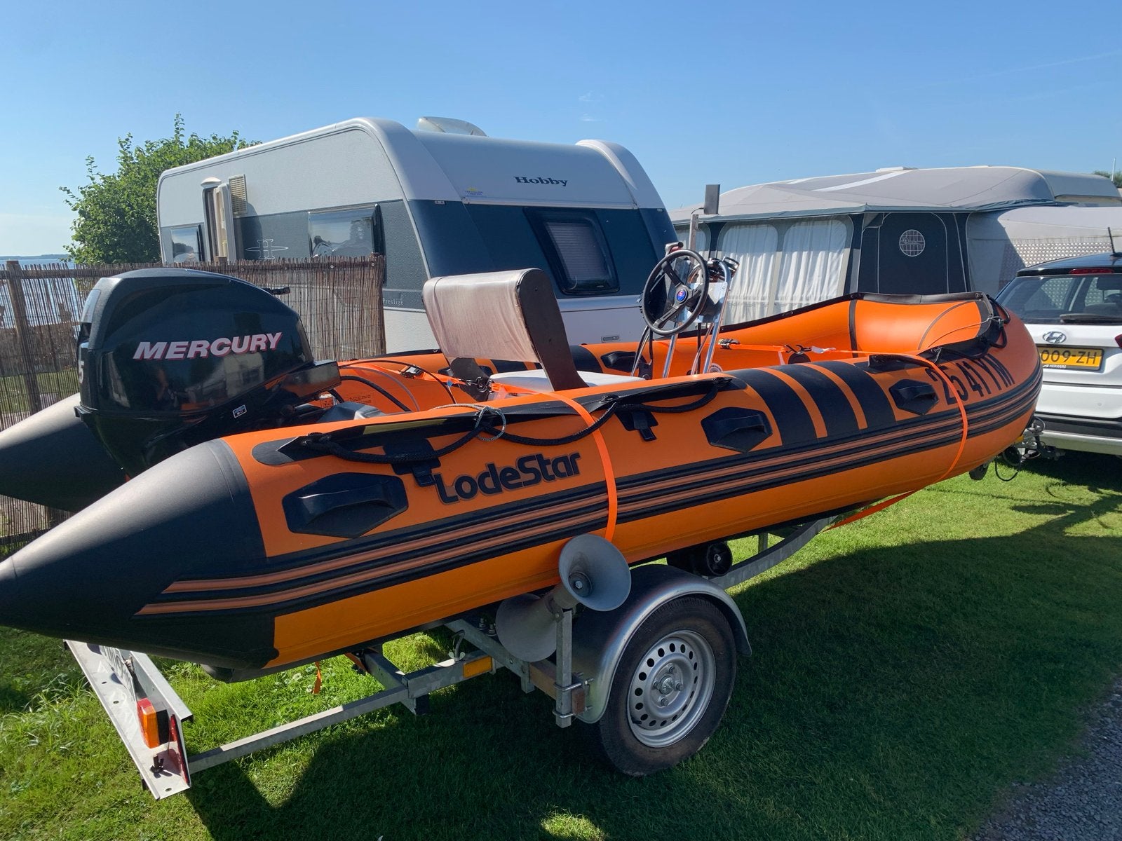 Lodestar trimaran met 25 pk Mercury buitenboordmotor, Ophalen, Aluminium, Mercury, Gebruikt