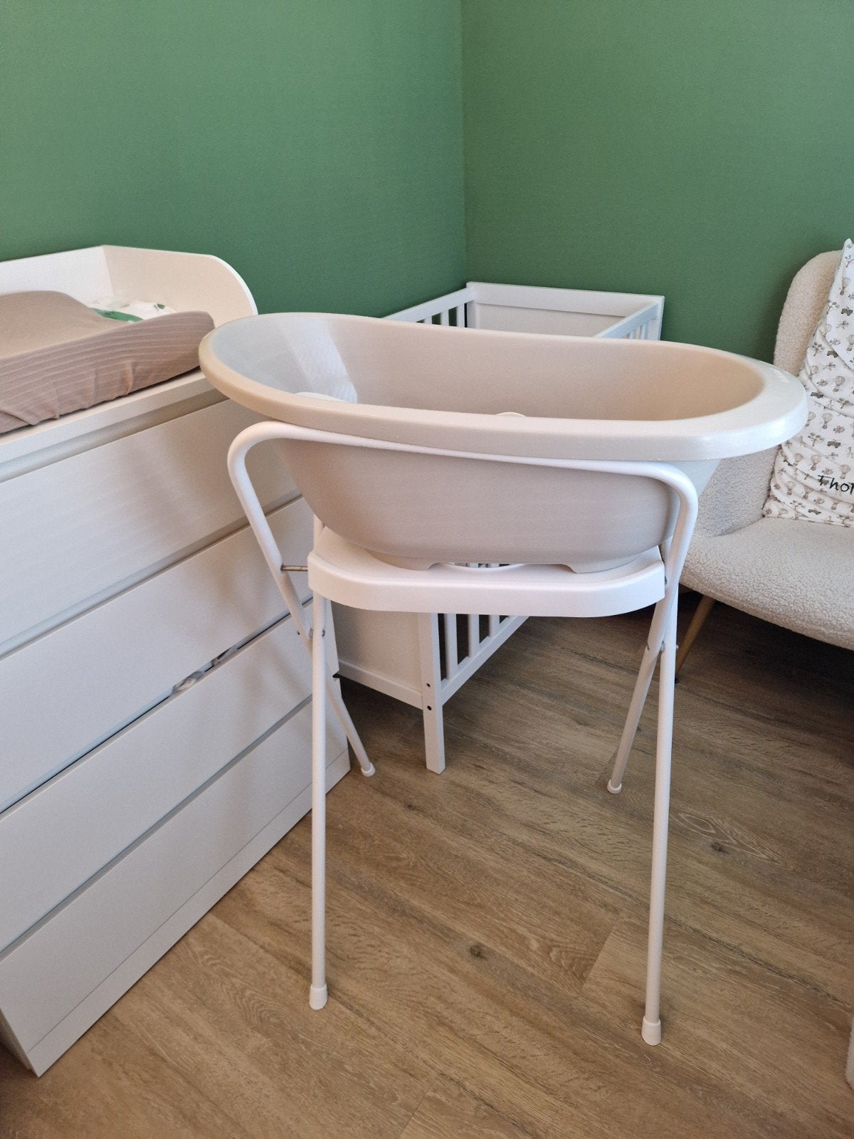 Bebejou baby bad op standaard incl zitje en thermometer, Kinderen en Baby's, Badjes en Verzorging, Ophalen, Zo goed als nieuw