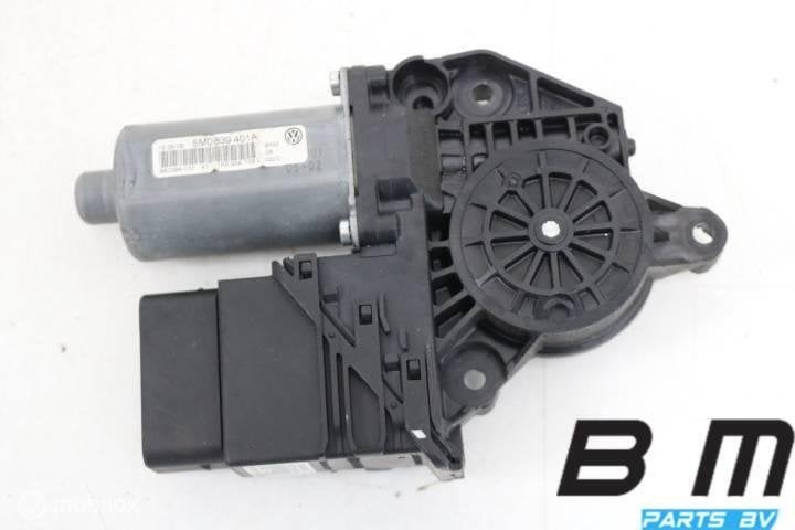 Raammotor links achter VW Golf plus 5 5M0839401A, Gebruikt