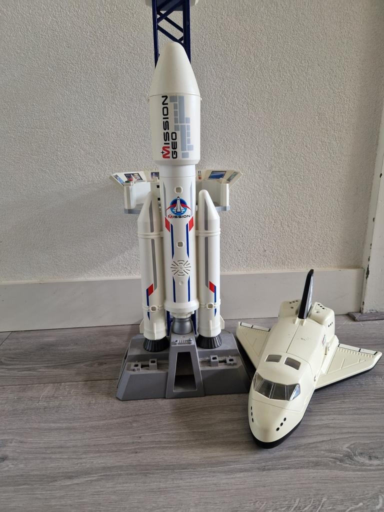 Playmobil Spaceshuttle en Raket met Lanceerplatform, Kinderen en Baby's, Speelgoed | Playmobil, Ophalen of Verzenden, Gebruikt