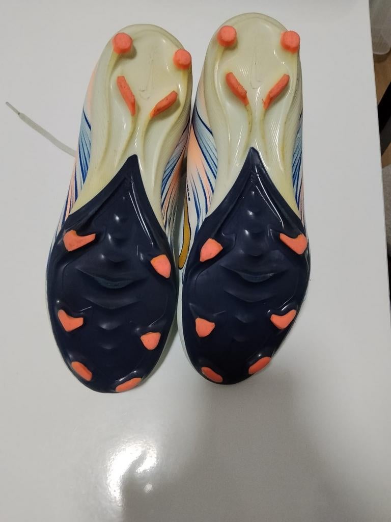 Nike voetbalschoenen maat 41 - perfect voor veldvoetbal, Ophalen of Verzenden