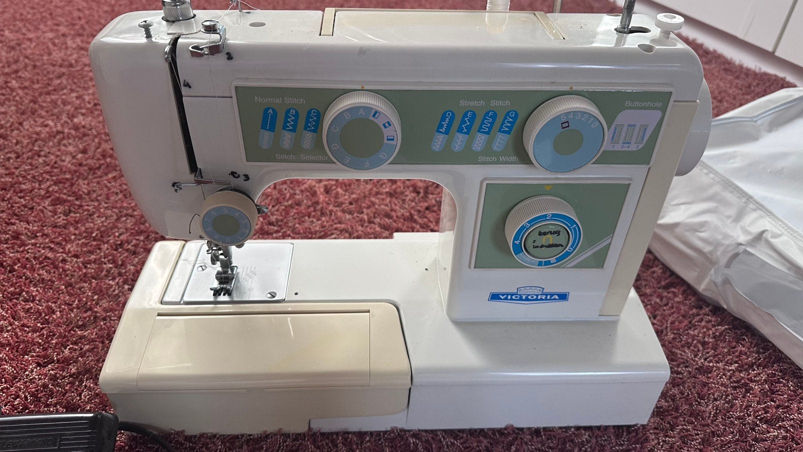 Victoria naaimachine type 902a, Ophalen, Zo goed als nieuw, Naaimachine, Overige merken
