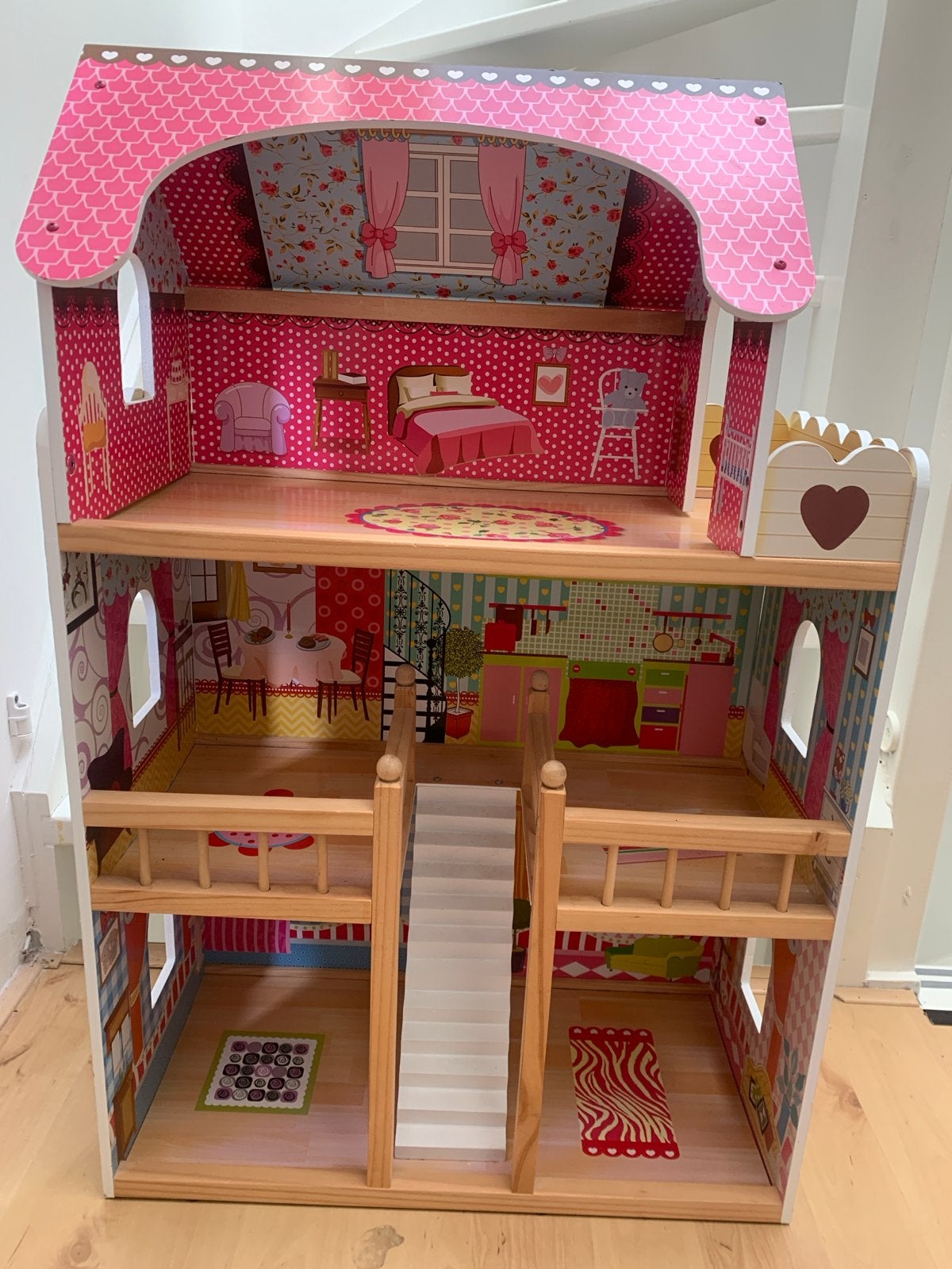Groot houten poppenhuis met meubels en poppen (compleet), Ophalen, Gebruikt, Poppenhuis