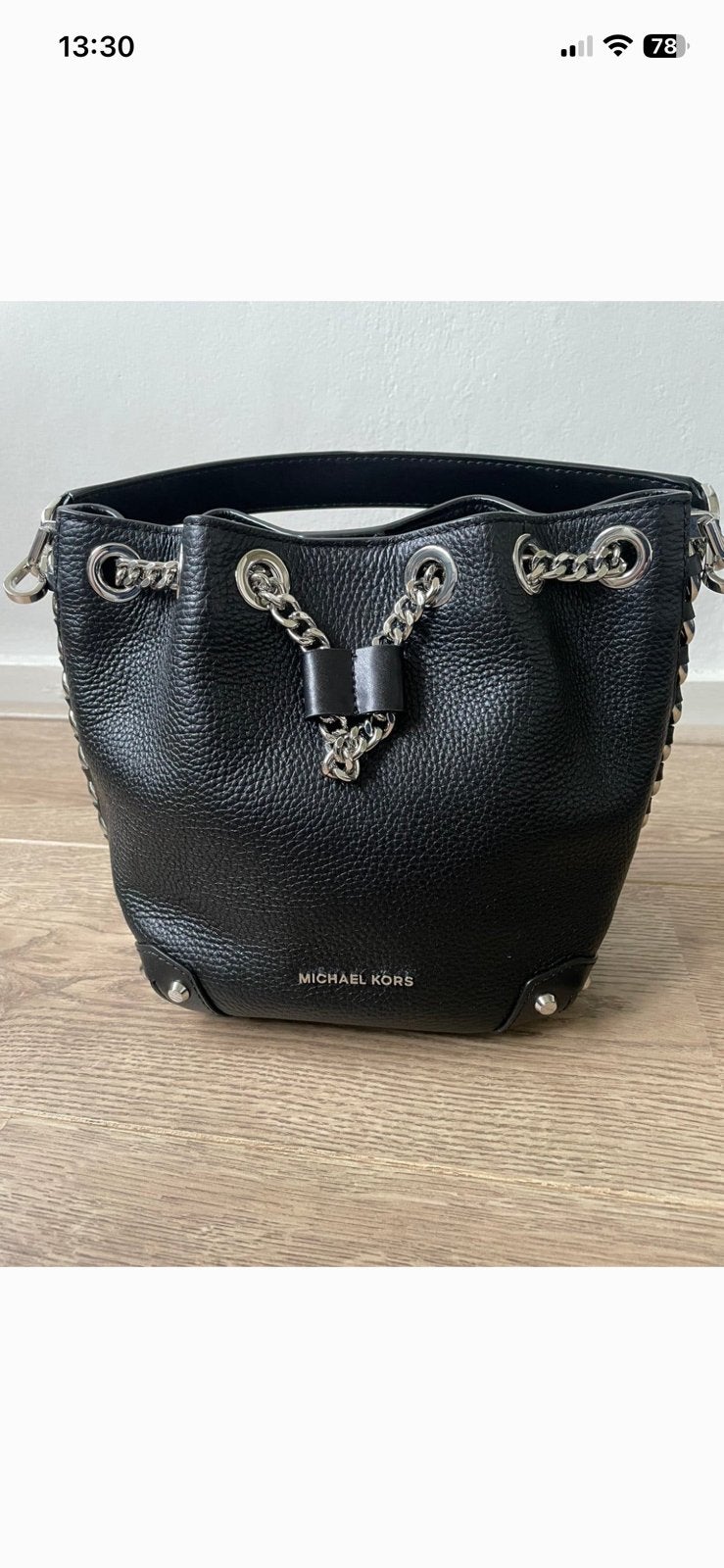 Michael kors tas bucket bag zwart, Sieraden, Tassen en Uiterlijk, Ophalen