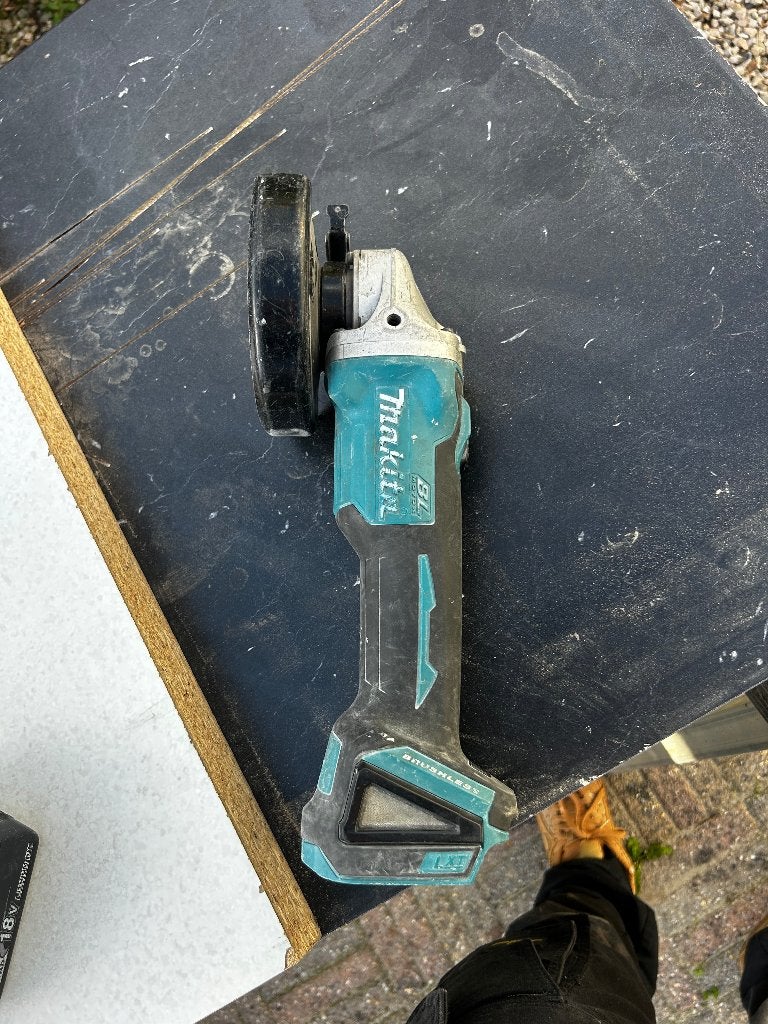 Makita DGA504 – te koop voor onderdelen, Ophalen of Verzenden, Gebruikt, Minder dan 700 watt, Haakse handslijpmachine