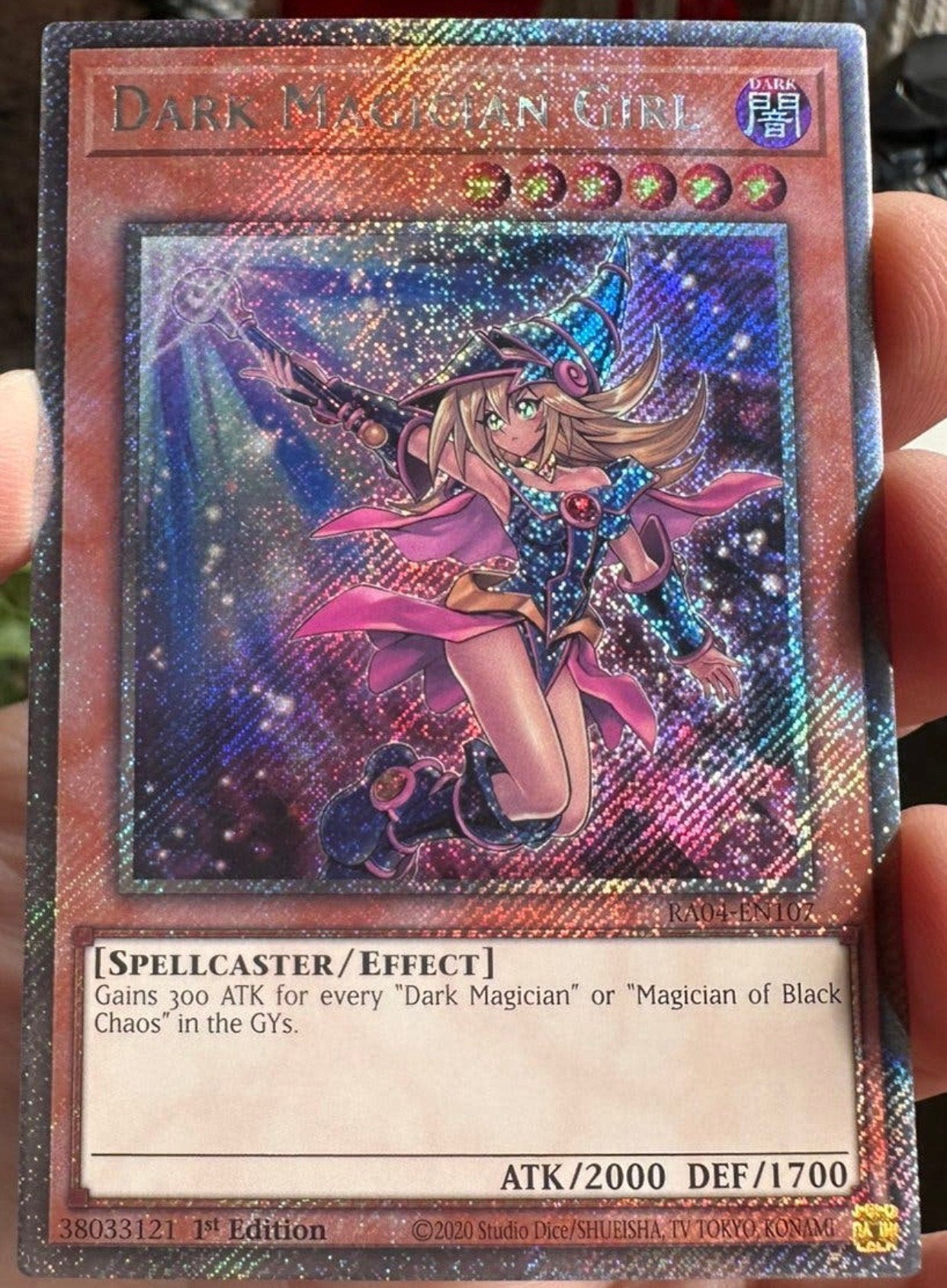 Yu-Gi-Oh! Dark Magician Girl RA04 1st Edition !, Ophalen of Verzenden, Zo goed als nieuw, Losse kaart, Foil
