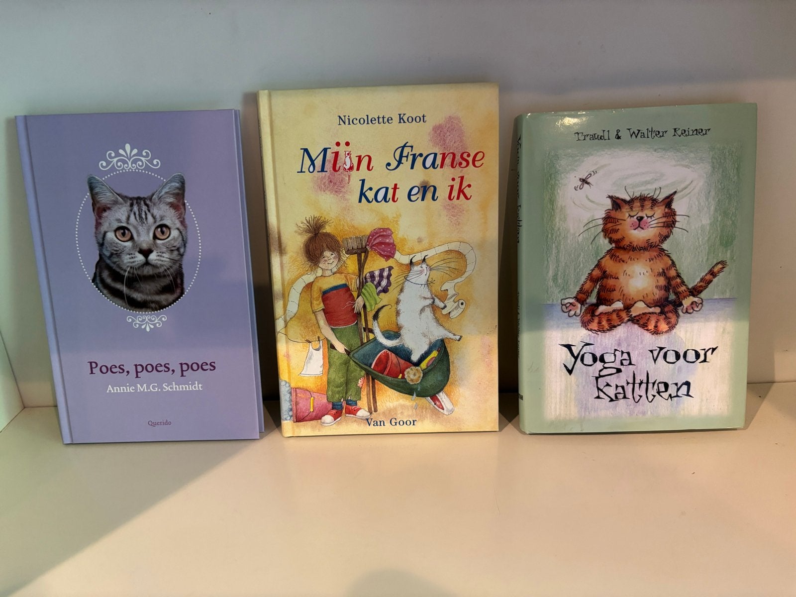 3 Kattenboeken: Poes, poes, poes, Mijn Franse kat en ik, Yog, Ophalen of Verzenden, Gelezen, Katten