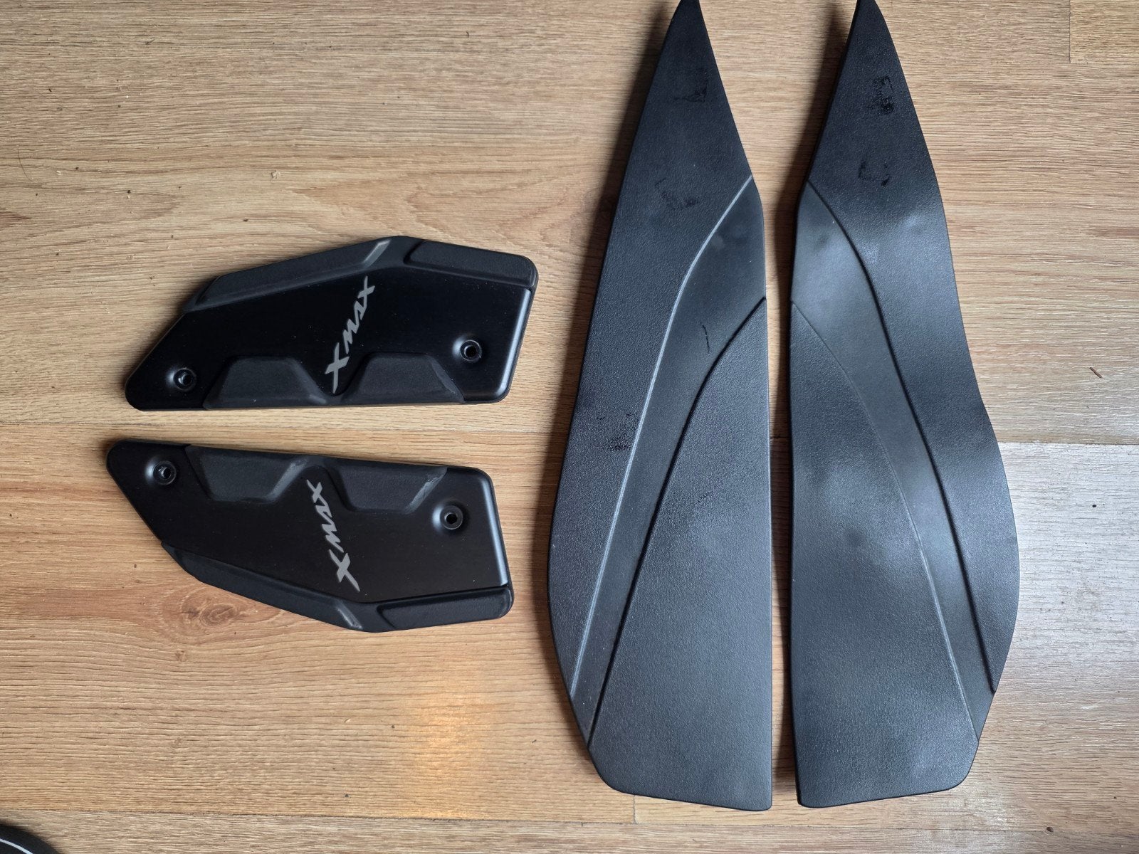Originele Yamaha XMAX 300 voetmatjes (2021), Ophalen of Verzenden, Zo goed als nieuw, Overige typen, Yamaha