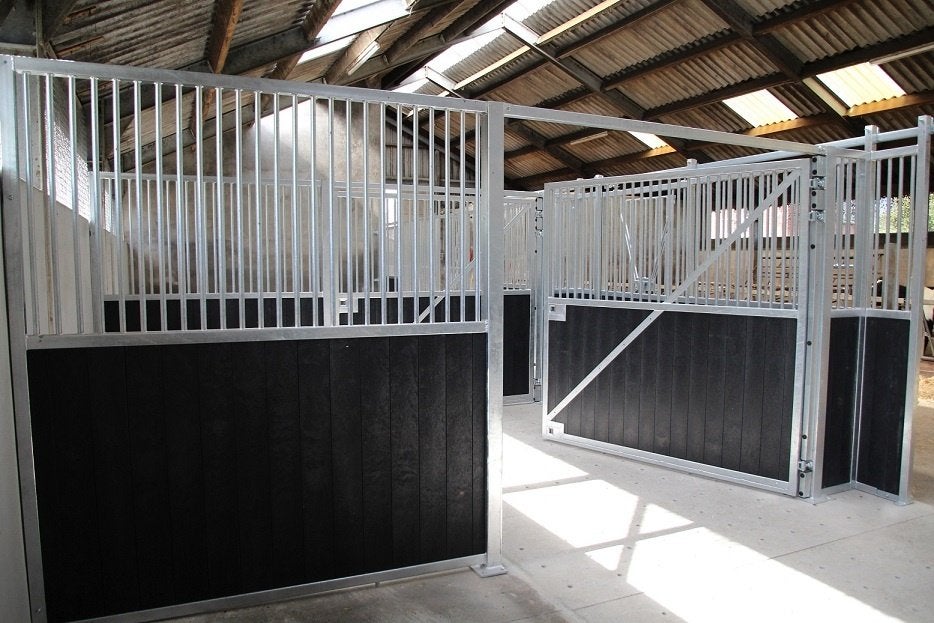 53. Tussenwanden | paardenboxen | uitschuifbaar of draaibaar, Stalling, 1 paard of pony