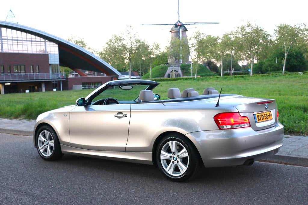 BMW 1-serie Cabrio 118i Cabriolet Aut 143Pk Full Option 1e e, Achterwielaandrijving, Beige, Cabriolet, 4 stoelen