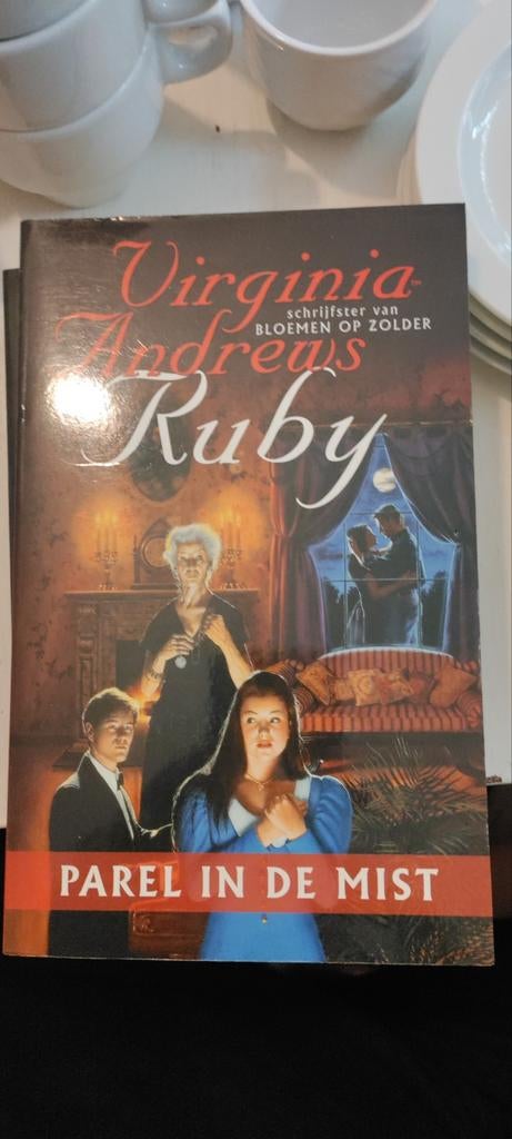 Ruby: Parel in de Mist - Virginia Andrews, Boeken, Romans, Gelezen, Nederland, Ophalen of Verzenden