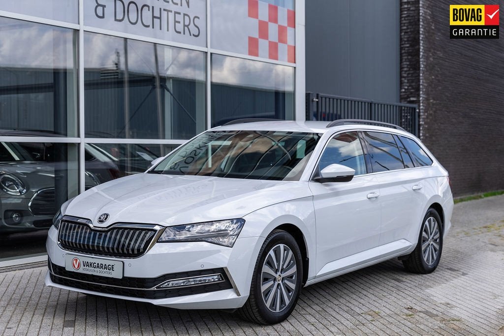 Skoda Superb Combi 1.4 TSI iV Ambition | Verwarmde stoelen |, 12 maanden, Gebruikt, Automatische klimaatregeling, 4 cilinders