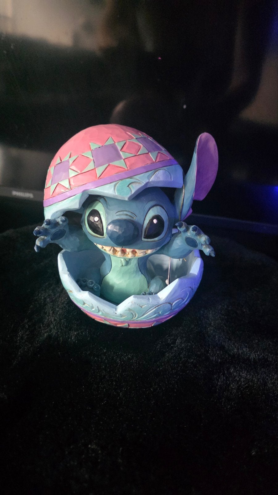 Jim Shore Disney Stitch in Paasei Beeldje - Gesigneerd, Ophalen of Verzenden, Zo goed als nieuw