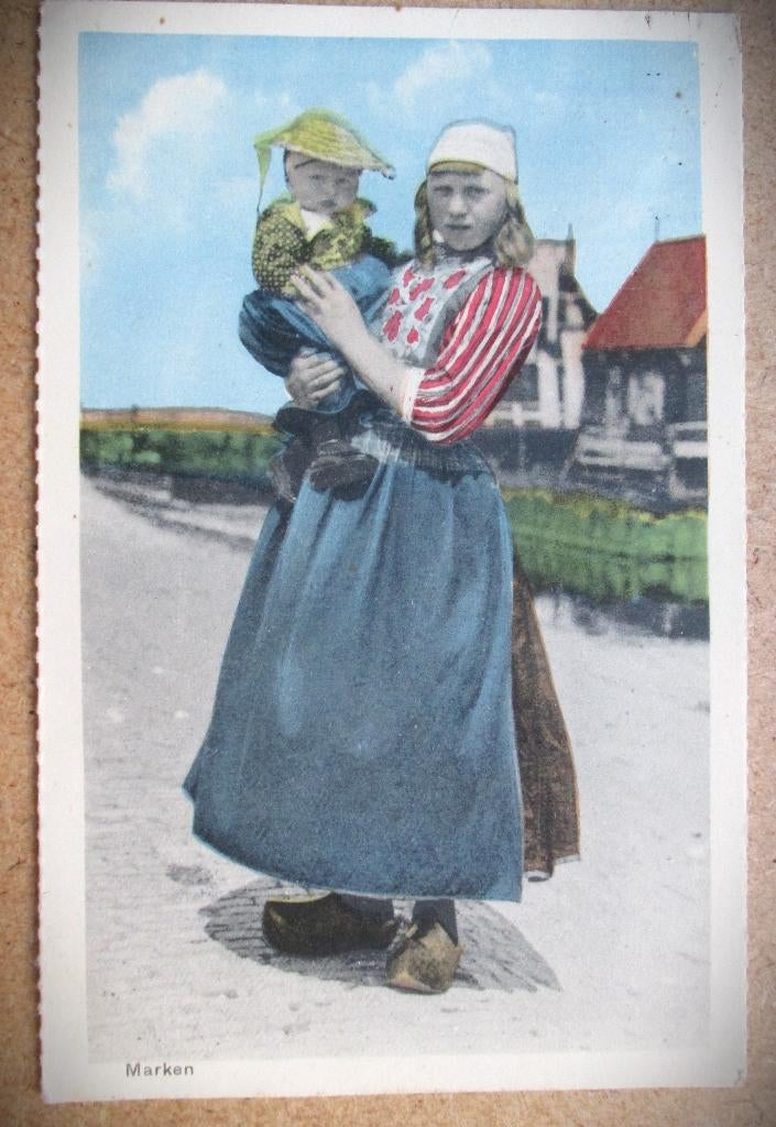 Kaart~Marken~Klederdracht~1932~Dracht~Baby en, Ophalen of Verzenden, 1920 tot 1940, Gelopen, Klederdracht