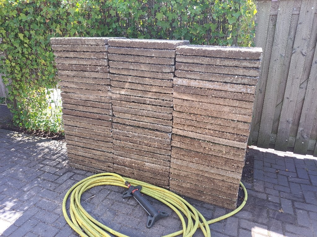 Gratis grindtegels 40x60 cm 130 stuks, Ophalen, Gebruikt, Beton, Terrastegels