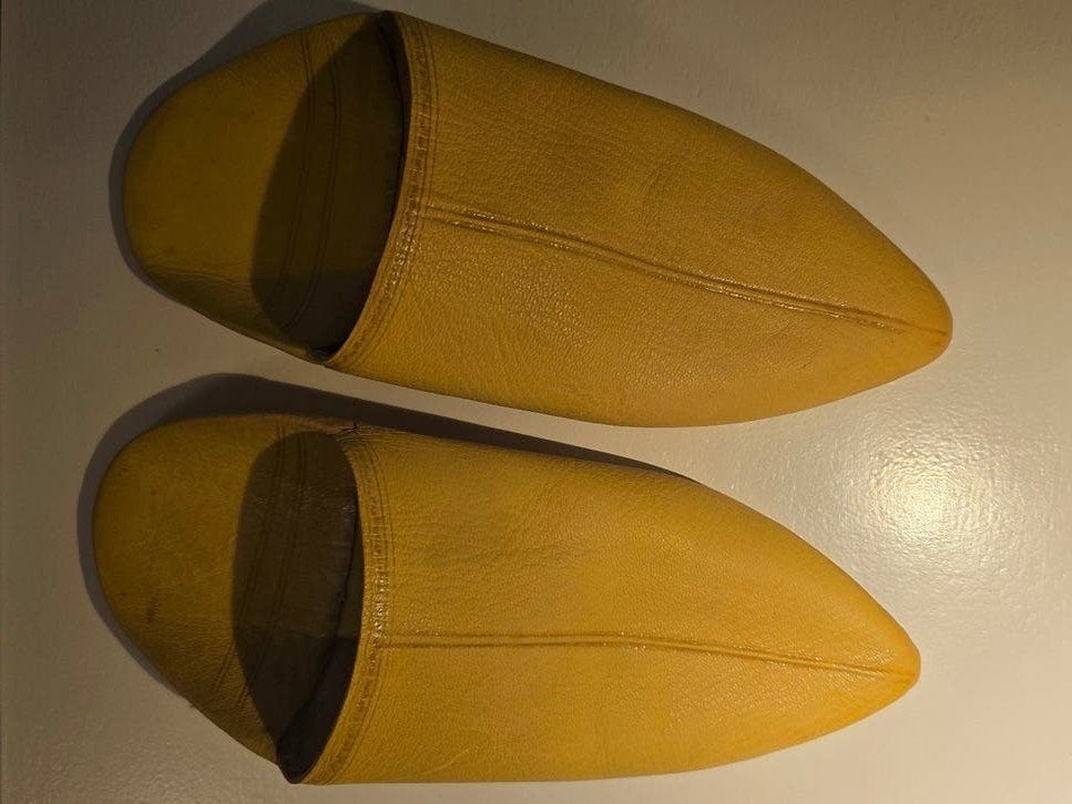 Gele leren Marokkaanse babouches - maat 43, Kleding | Heren, Schoenen, Ophalen of Verzenden, Gedragen, Overige kleuren, Pantoffels of Sloffen