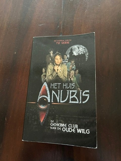 Anubis   De Geheime Club Van De Oude Wilg, Ophalen of Verzenden, Zo goed als nieuw
