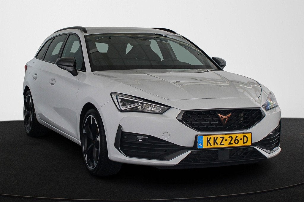 CUPRA Leon Sportstourer 1.4 e-Hybrid Essential Achteruitrijc, Stof, Gebruikt, 1589 kg, Leon