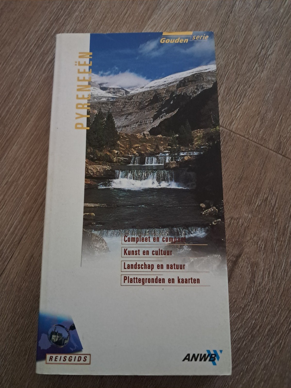 ANWB Reisgids Pyreneeën - Gouden Serie, Boeken, Reisgidsen, Gelezen, Europa, Ophalen of Verzenden, Reisgids of -boek