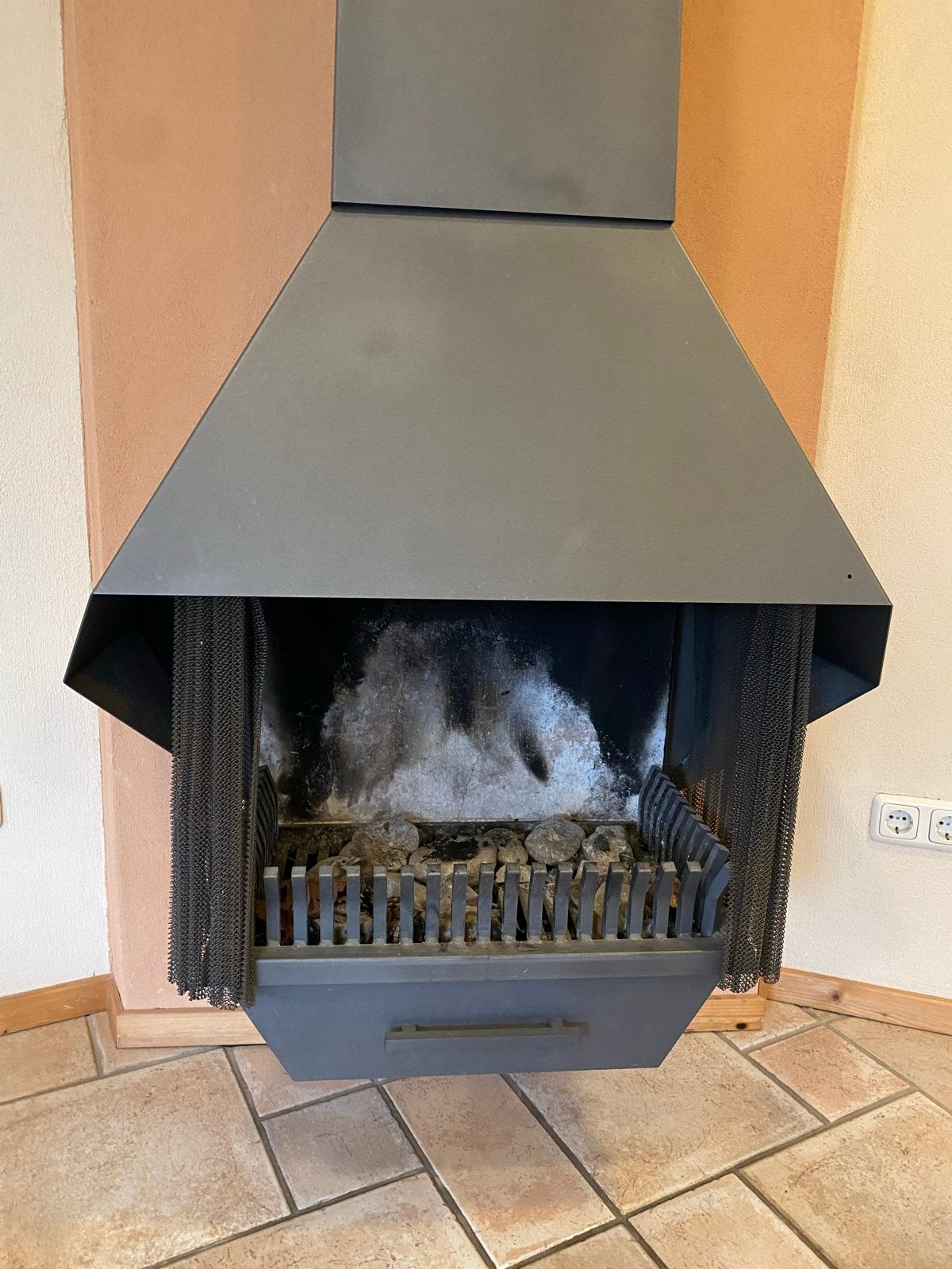 Mooie hangende haard, weinig gebruikt. Voor huis of tuinhuis, Huis en Inrichting, Ophalen, Zo goed als nieuw, Hangende haard, Houthaard