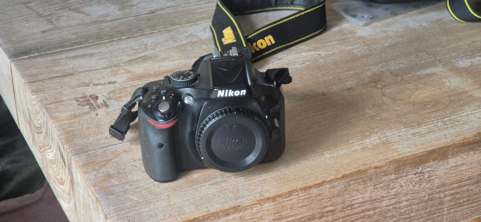 Nikon D3200 spiegelreflexcamera met sluiterdefect (gratis), Audio, Tv en Foto, Fotocamera's Digitaal, Spiegelreflex, Ingebouwde flitser
