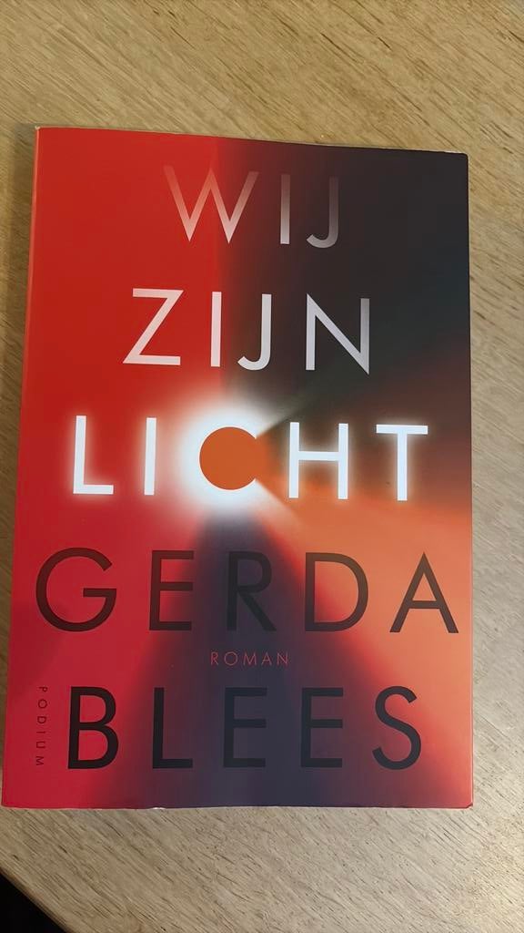 Boek wij zijn licht, Ophalen, Zo goed als nieuw