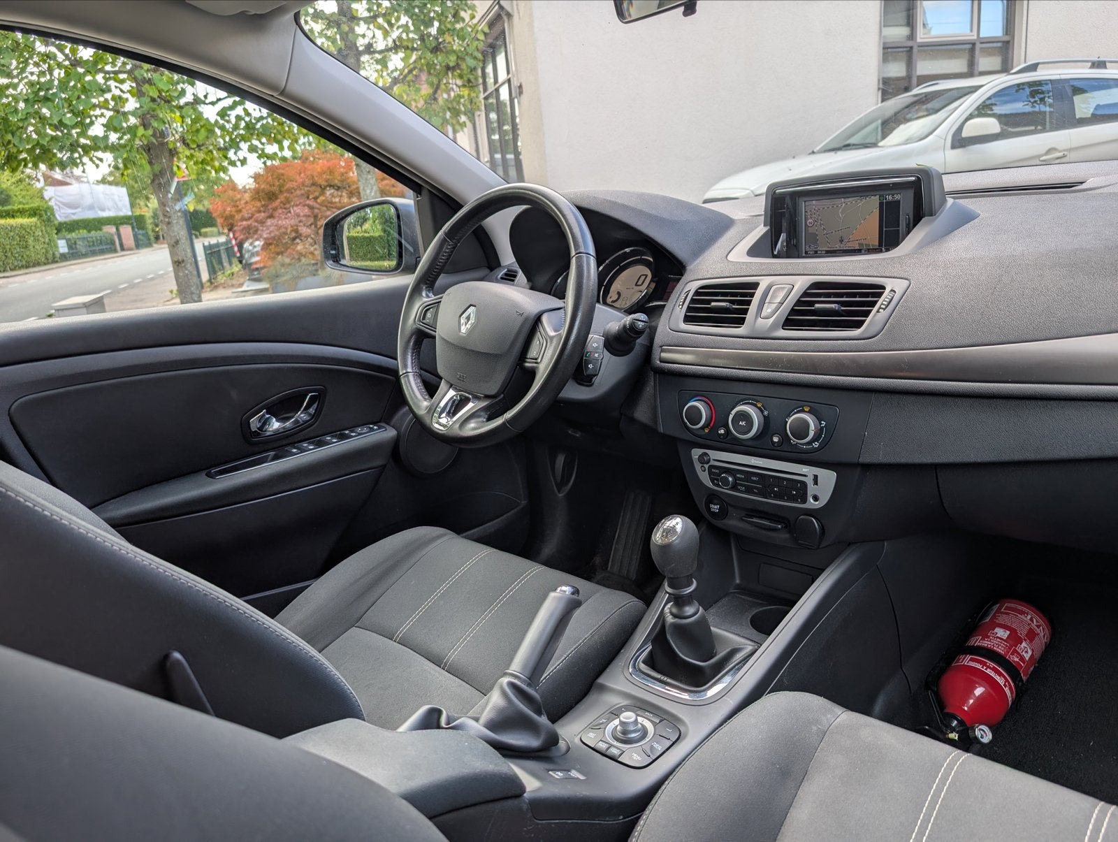 Foto 9 van Renault Mégane 1.2 TCE 85KW Energy Estate 2016 met trekhaak