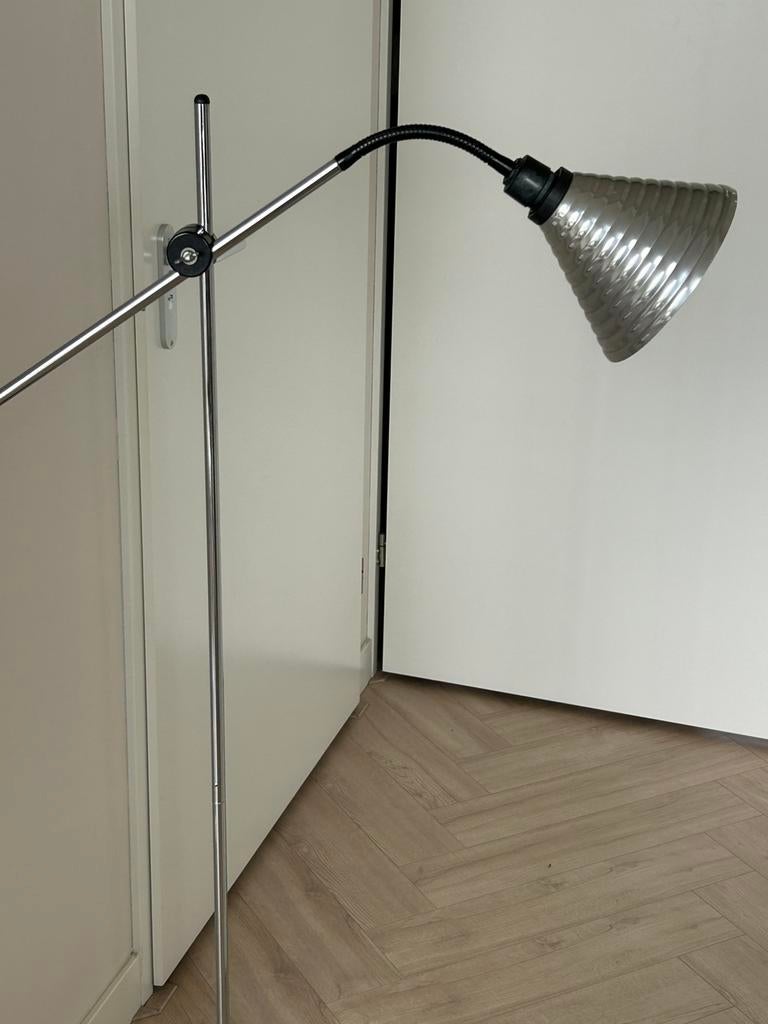 Vintage vloerlamp chroom zwart verstelbaar, Huis en Inrichting, Lampen | Vloerlampen, Ophalen, Gebruikt, 150 tot 200 cm