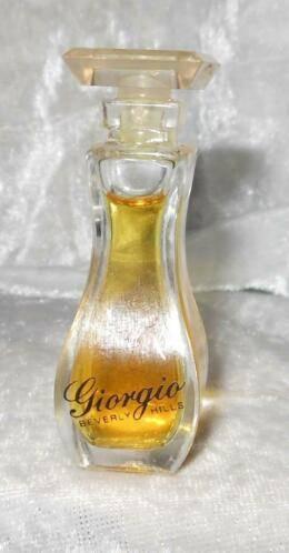 Volle parfum mini Giorgio beverlyhills femme, Ophalen of Verzenden, Zo goed als nieuw, Miniatuur, Gevuld