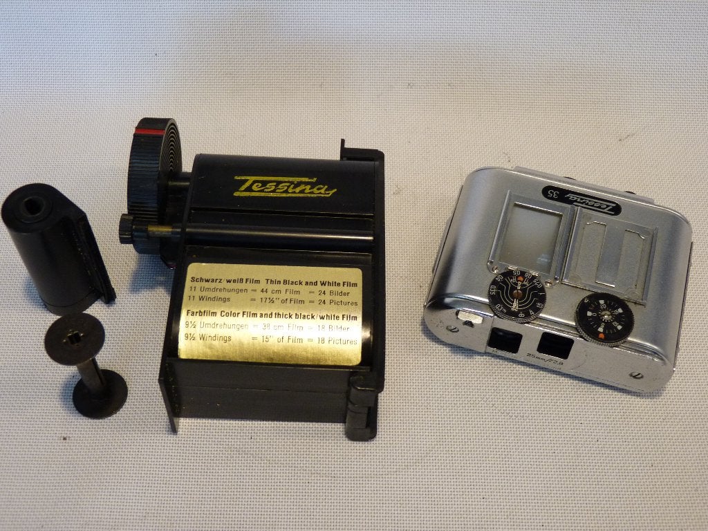 Tessina 35 Ladegerat, 35mm filmoplader met 2 spoelen, Ophalen of Verzenden, Zo goed als nieuw, Compact, Overige Merken